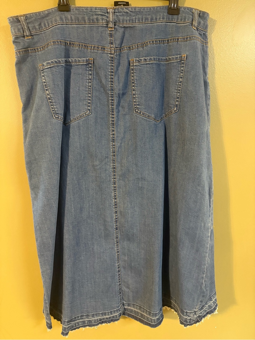 New ONE 5 ONE Ashley Stewart Women's denim tiered skirt with frayed hem size 2X